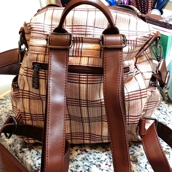 ⭐Gently Used Backpack - Picture 2 of 11